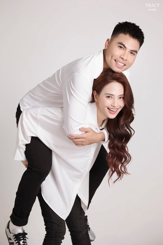 Công khai tình cảm trên mạng xã hội