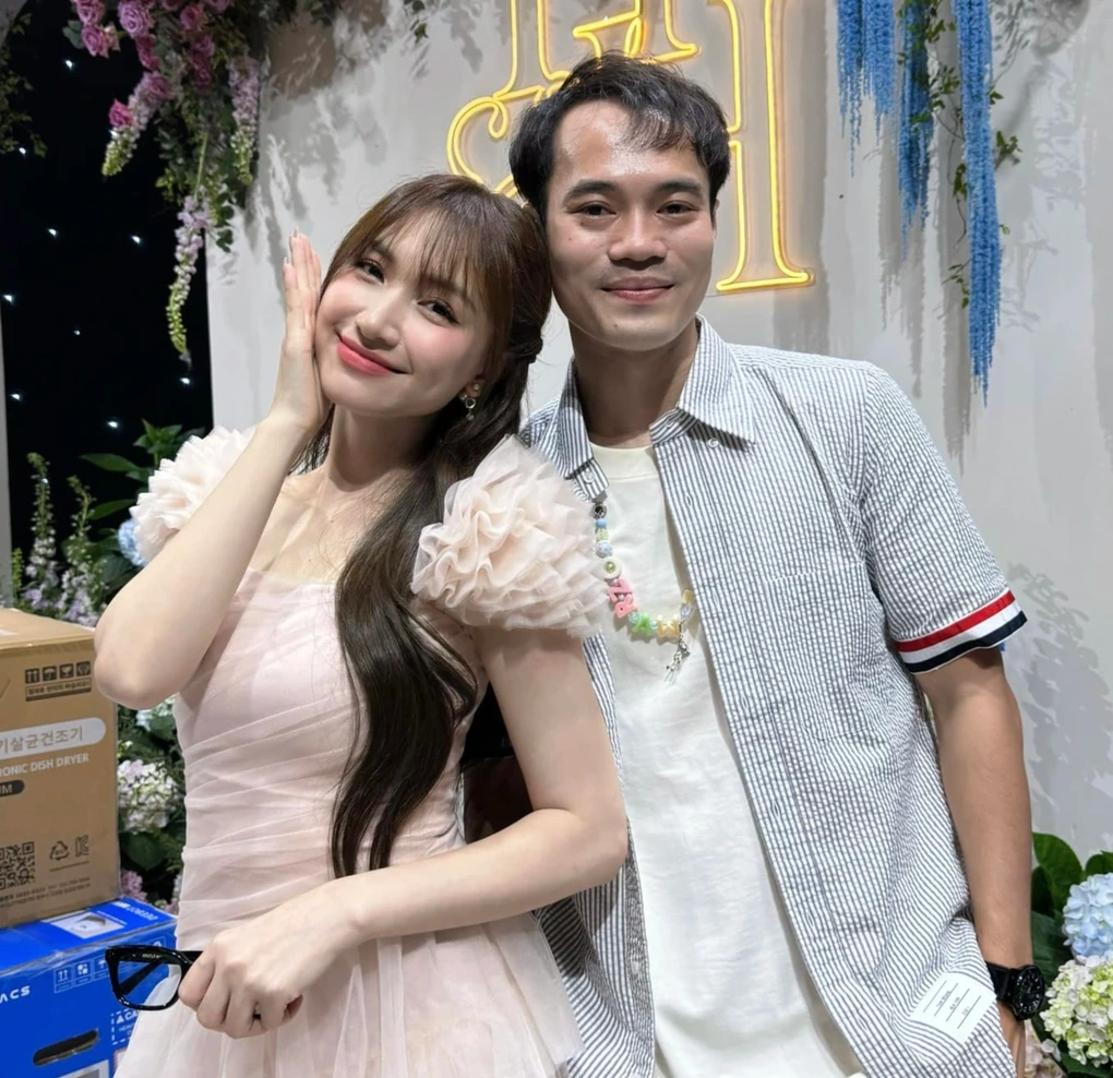 Phản ứng trước tin đồn tình cảm